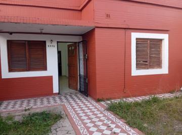 Casa · 180m² · 4 Ambientes · 1 Cochera · Exc. Oport. Casa 4 Amb con Garage en Lanus Oeste.