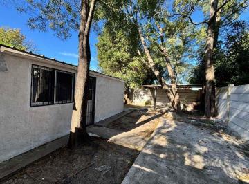 Casa · 52m² · 3 Ambientes · 1 Cochera · Alquiler Casa 2 Dorm. y Cochera en San Luis