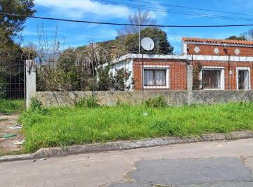 Casa · 80m² · 3 Ambientes · 2 Cocheras · Venta Casa y Terreno Lezica