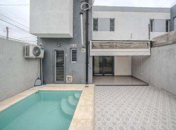 Casa · 70m² · 3 Ambientes · 1 Cochera · Venta Duplex 3 Amb en Ituizango C/pileta y Cochera