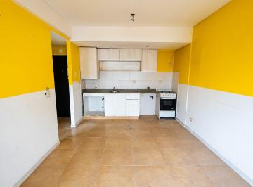 Departamento · 32m² · 2 Ambientes · 1 Cochera · Alquiler Depto 2 Amb C/ Balcon y Cochera Flores