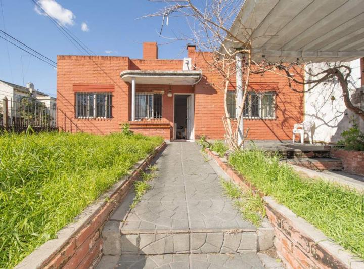 Casa · 112m² · 4 Ambientes · 1 Cochera