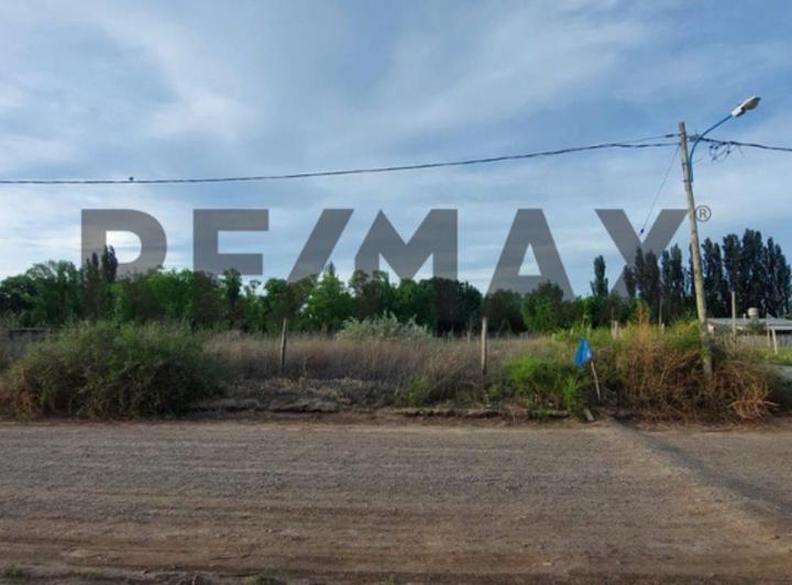 Terreno · 879m²