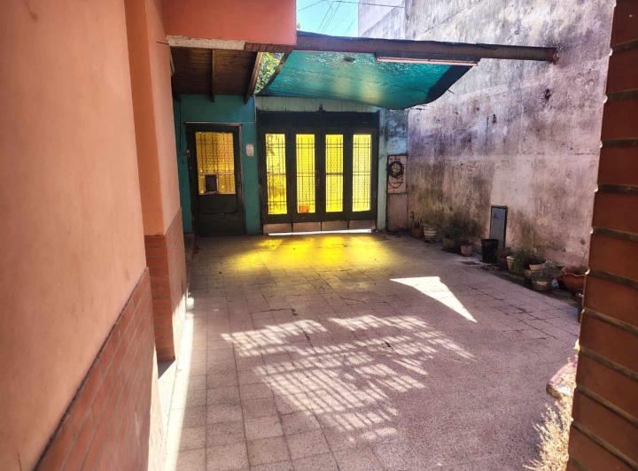 Casa · 70m² · 4 Ambientes · 2 Cocheras