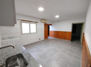 Casa · 118m² · 4 Ambientes · 1 Cochera · Casa Esquina Reciclada