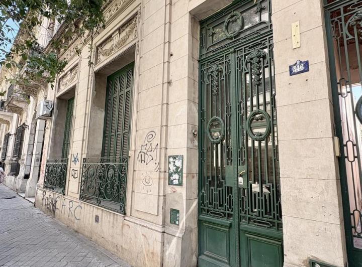 Casa · 180m² · 8 Ambientes