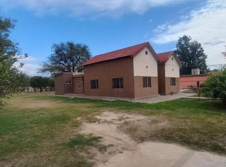 Casa · 340m² · 5 Ambientes · 2 Cocheras