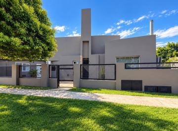 PH · 155m² · 3 Dormitorios · 2 Cocheras · Casa en Venta en Costa Azul - PH