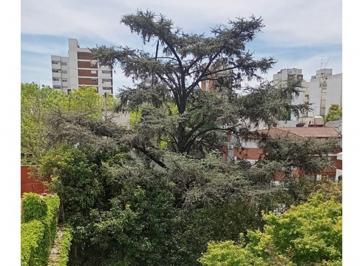 Departamento de 4 ambientes, Floresta · 4 Ambientes, 3 Dorm. + Living Comedor. Cochera Fija Cubierta