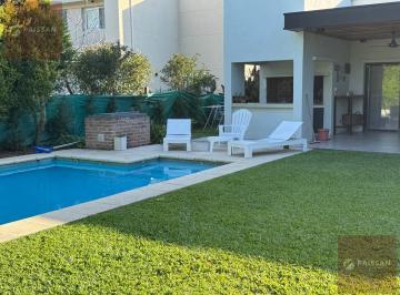 Casa · 200m² · 4 Ambientes · 2 Cocheras · Buenos Aires Village