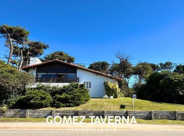 Casa · 273m² · 4 Ambientes · 2 Cocheras · Casa en Venta Pinamar, Zona Lasalle, Financiación.