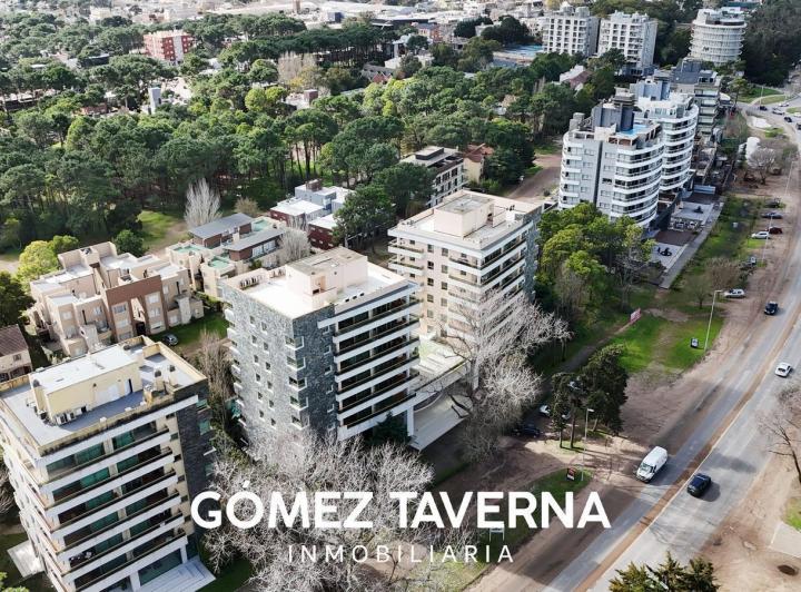 Departamento · 122m² · 4 Ambientes · 1 Cochera