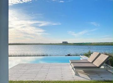 Casa de 8 ambientes, Escobar · Casa de Diseño Frente a La Laguna con Muelle Propio | Puertos Escobar
