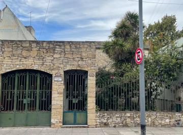 Casa · 276m² · 7 Ambientes · 1 Cochera · Casa en Lote Propio con 2 Viviendas y Potencial Para 3 PH