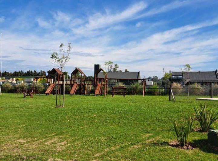 Terreno · 703m²
