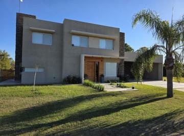 Casa · 264m² · 5 Ambientes · 4 Cocheras · Casa en Victoria