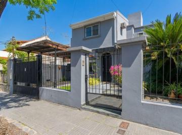 Casa · 128m² · 5 Ambientes · 1 Cochera · Venta Casa 5 Ambientes Olivos Jardin Lote Propio