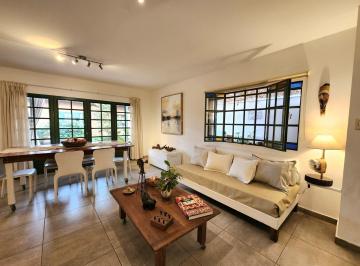 Casa · 245m² · 4 Ambientes · 2 Cocheras · Altos de Manantiales! Casa en Venta de 3 Dorm., Frente a Plaza y Fondo Norte!