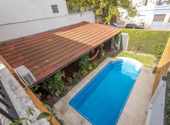Casa · 20m² · 5 Ambientes · 2 Cocheras