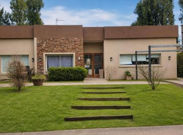 Casa de 5 ambientes, Escobar · Casa en Una Planta Sin Desniveles, 4 Dorm, Pileta Climatizada