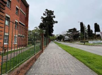 Departamento · 40m² · 1 Dormitorio · 1 Cochera · Alquilo Apto. 1 Dor/ Planta Baja, Complejo Cerrado con Cochera G. C.2500