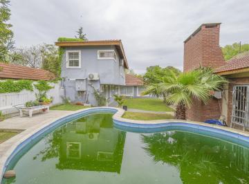 Casa · 209m² · 5 Ambientes · 4 Cocheras · Casa en Venta Monte Grande de 5 Ambientes