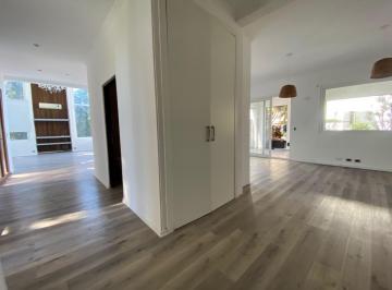 Casa · 200m² · 6 Ambientes · 1 Cochera · Casa en El Lauquen Alquiler 6 Ambientes