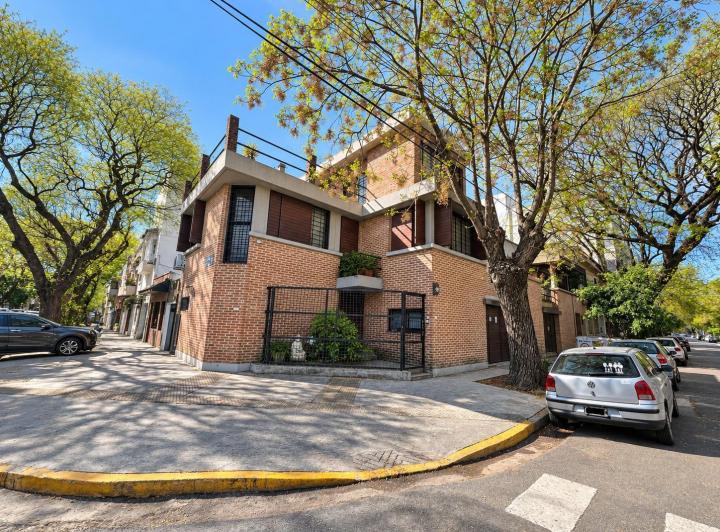 Casa · 130m² · 5 Ambientes · 2 Cocheras