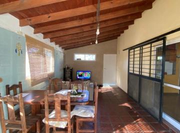 Casa · 100m² · 4 Ambientes · 2 Cocheras · Casa en Los Hornos