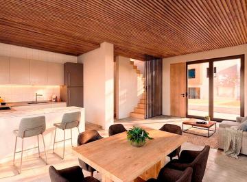 Casa · 66m² · 3 Ambientes · 2 Cocheras · Venta Malvin, Casa 2 Dorm., Jardín, Cocheras
