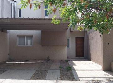Departamento de 3 ambientes, Luján de Cuyo · Dúplex en Venta con Cochera en Carrodilla