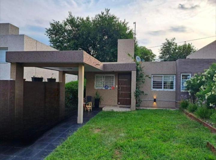 Casa · 110m² · 4 Ambientes · 1 Cochera