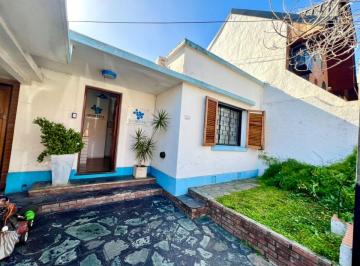 Casa de 4 ambientes, San Isidro · Martínez: PH a 2 Cuadras de La Av. con 3 Dorm., Cocina, Patio y Entreada Para Auto C/reja