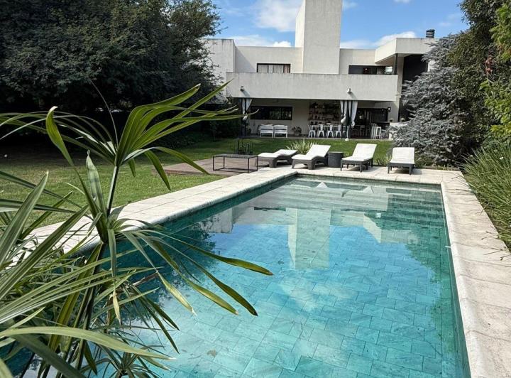 Casa · 1500m² · 3 Dormitorios