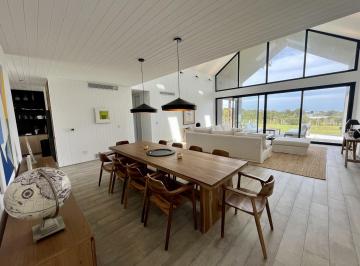 Casa · 1758m² · 4 Dormitorios · 5 Cocheras · Casa en Alquiler en Pinar del Faro - D2