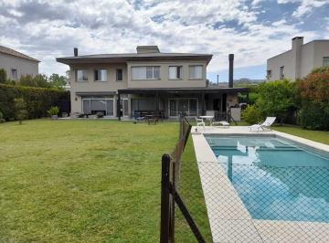 Casa · 280m² · 4 Ambientes · 1 Cochera · Casa Chalet en Alq. Temporario en El Encuentro, General Pacheco, Tigre