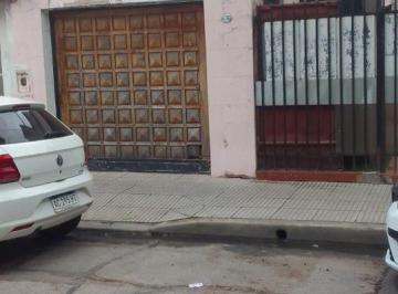 Casa de 5 ambientes, Velez Sarsfield · Venta de Casa de 5 Ambientes a Reciclar. Lote 8,66 X 21,48