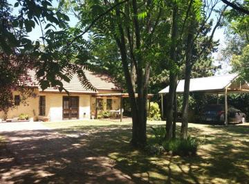 Casa de 6 ambientes, Ezeiza · Venta de Casaquinta con Pileta en Ezeiza