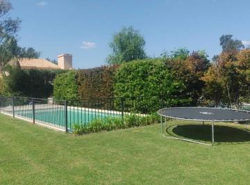 Casa · 250m² · 5 Ambientes · 1 Cochera · Casa en Alq. Temporario en El Encuentro, General Pacheco, Tigre