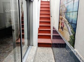 PH · 68m² · 5 Ambientes · PH en Lanús Oeste