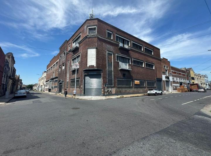 Depósito · 4300m²