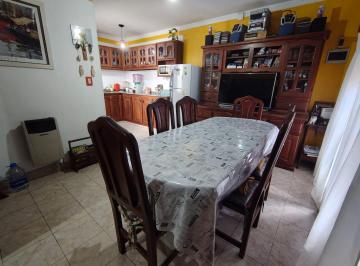 PH · 105m² · 5 Ambientes · Venta PH 5 Amb con Entrada Independiente - Lanus o