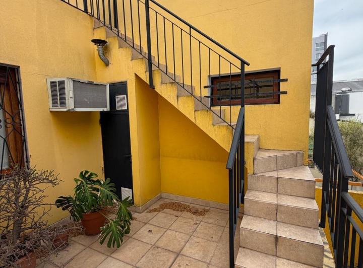Casa · 240m² · 6 Ambientes