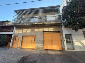 Bodega-Galpón · 310m² · Galpón / Depósito + Garage/local + 3 Deptos