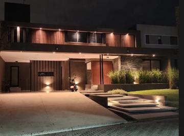 Casa de 3 ambientes, Córdoba · Espectacular Casa en Alquiler - Amoblada - Santina Norte