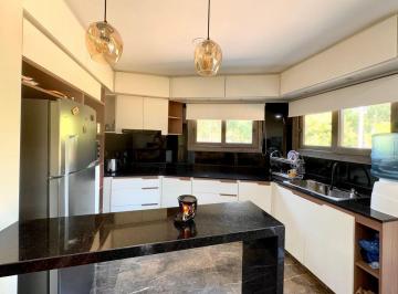 Casa · 82m² · 2 Ambientes · Se Vende Casa Financiada en El Loteo Bascolo