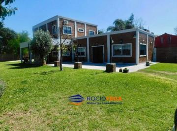 Casa · 218m² · 5 Ambientes · 4 Cocheras · Quinta en Venta en Paso del Rey