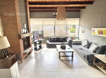 Casa · 600m² · 4 Ambientes · 3 Cocheras · Casa con Jardín, Parrilla y Pileta