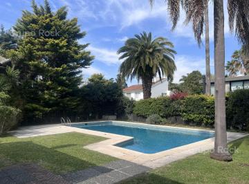 Casa · 570m² · Lote con Pileta!