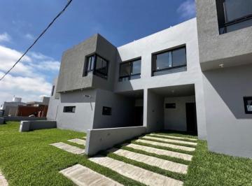 Casa de 5 ambientes, Córdoba · Docta - 3 Dorm + 3 Baños - a Estrenar!